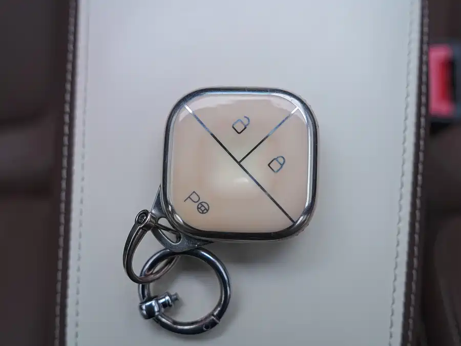 900x675_0_q87_c42_autohomecar__ChtpWGk-ZZeAVUbDAAQjQWyrLUs006.jpg.webp Used Wuling Bingo 2023 model 333km Yuexiang+ model