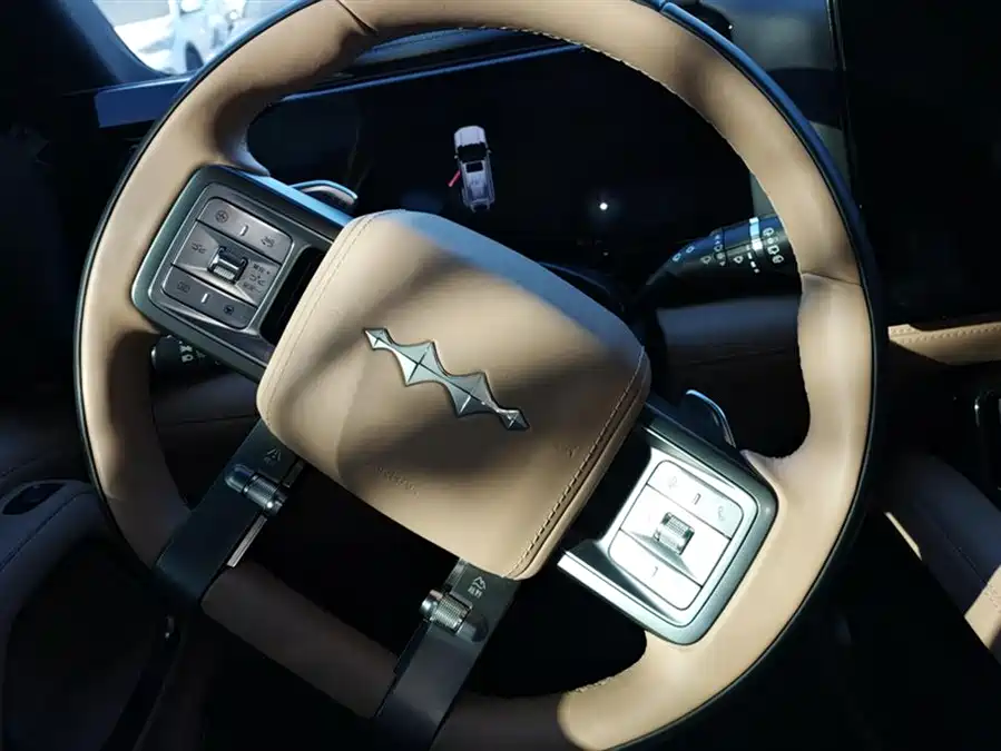 900x675_0_q87_c42_autohomecar__ChtpWGk09MeAQ3YqAAFBh-D_3LA363.jpg.webp Used BYD Leopard 8 2025 Zhiyong flagship drone version 6 seats