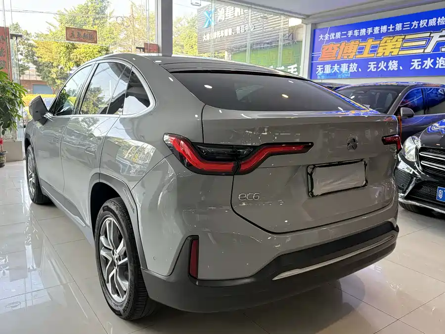 900x675_0_q87_c42_autohomecar__ChtpWGk24NWATgJkAAYXhkeDWfI009.jpg.webp Used NIO EC6 2020 430KM Sports Edition