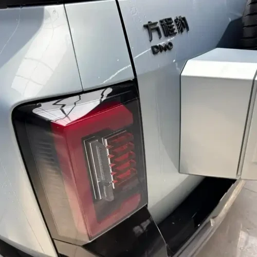 900x675_0_q87_c42_autohomecar__ChtpWGk2Ld2ARMvBAAFj1JMwflI327.jpg.webp Used BYD Leopard 8 2025 Zhiyong flagship version 7 seats