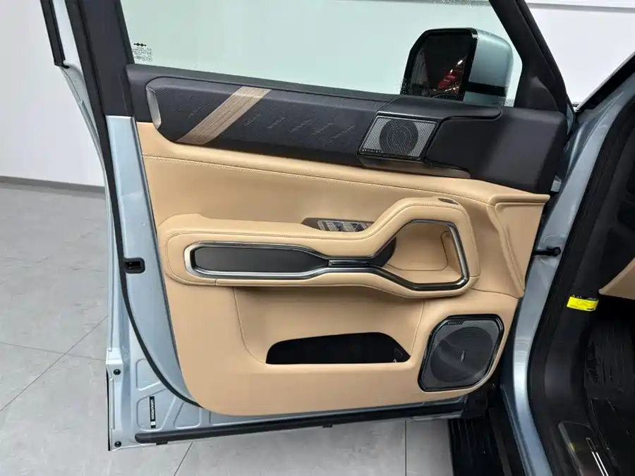 900x675_0_q87_c42_autohomecar__ChtpWGk2LeGAJaHaAAGP_JKO1SM464.jpg.webp Used BYD Leopard 8 2025 Zhiyong flagship version 7 seats