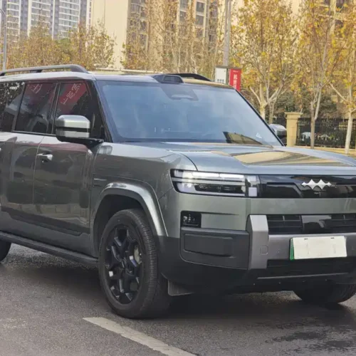 900x675_0_q87_c42_autohomecar__ChtpWGk2u1eALJqwAAe6sN5J2hg372.jpg.webp Used BYD Leopard Titanium 7 2025 190KM four-wheel drive Ultra version