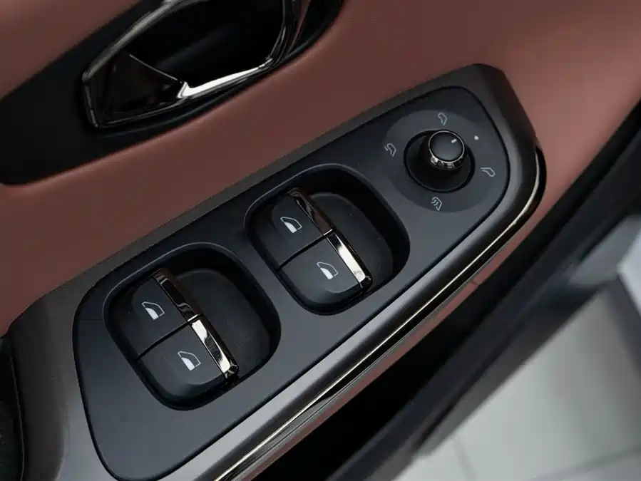 900x675_0_q87_c42_autohomecar__ChtpWGk36O2AaUUWAAEcQ_ELi6Y246.jpg.webp Used NIO EC6 2020 430KM Sports Edition