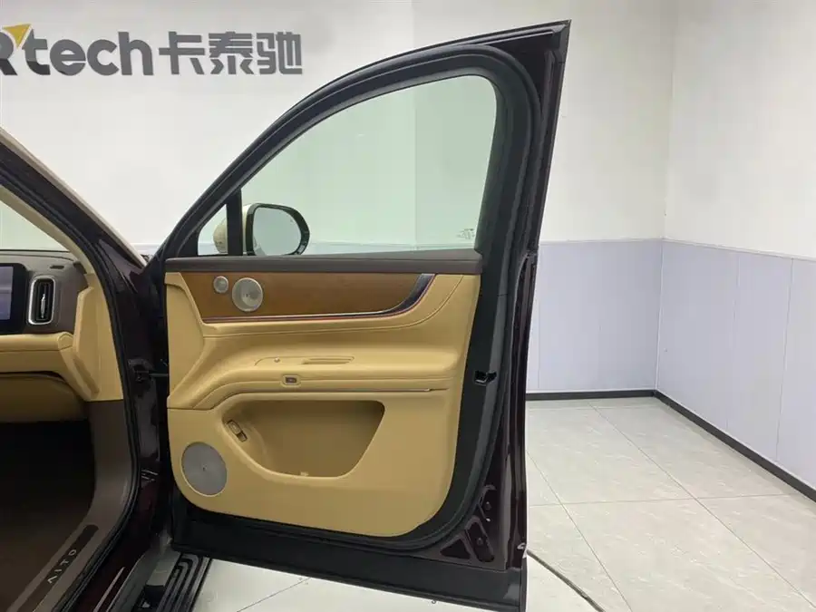 900x675_0_q87_c42_autohomecar__ChtpWGk6Ps-ABfEmAAFRkwbbJOY300.jpg.webp Used AITO M9 2025 extended range Ultra version 52kWh 5-seater version