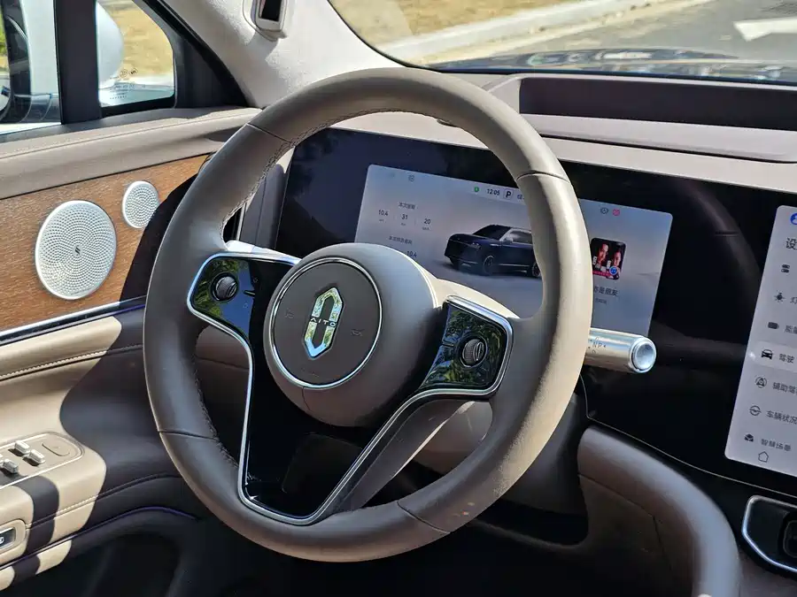 900x675_0_q87_c42_autohomecar__ChtpWGk6SmSADfyGAAZRoSzH5G0466.jpg.webp Used AITO M9 2024 extended range Max version 42kWh 5-seater version