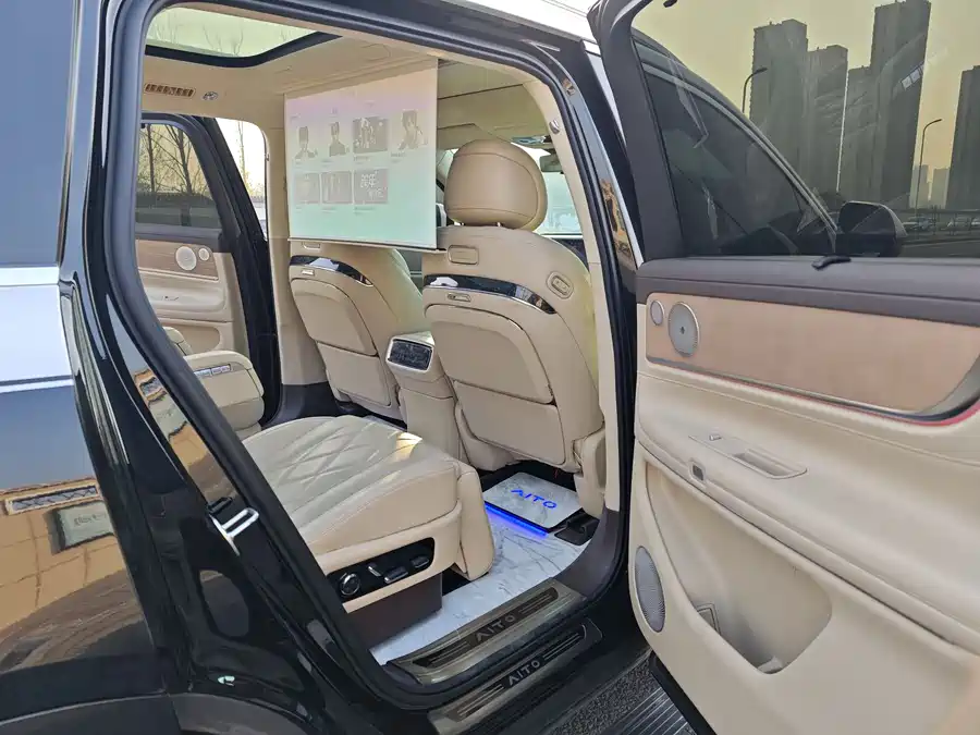 Used AITO M9 2024 extended range Ultra version 42kWh 6-seater version