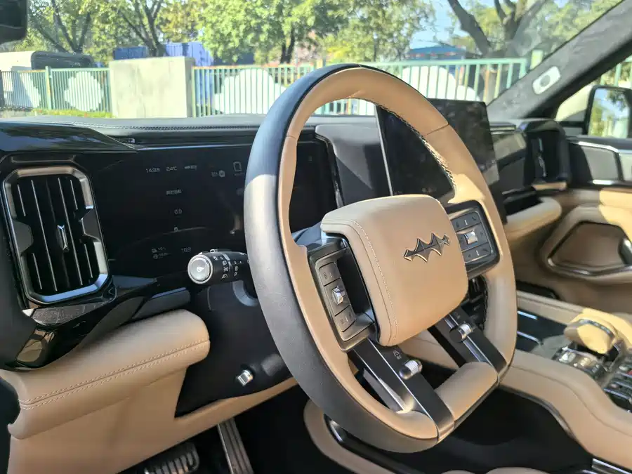 900x675_0_q87_c42_autohomecar__ChtpWGk6j_6AEnj3AAUnF8inKYY422.jpg.webp Used BYD Leopard 8 2025 Zhiyong flagship version 7 seats