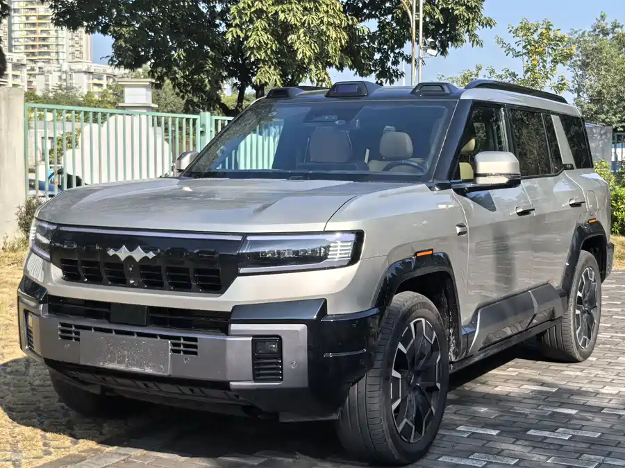 900x675_0_q87_c42_autohomecar__ChtpWGk6j_iAZ54jAAdzxhyCcxE632.jpg.webp Used BYD Leopard 8 2025 Zhiyong flagship version 7 seats