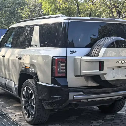 900x675_0_q87_c42_autohomecar__ChtpWGk6j_uAXyFlAAjKTtWhhaw614.jpg.webp Used BYD Leopard 8 2025 Zhiyong flagship version 7 seats