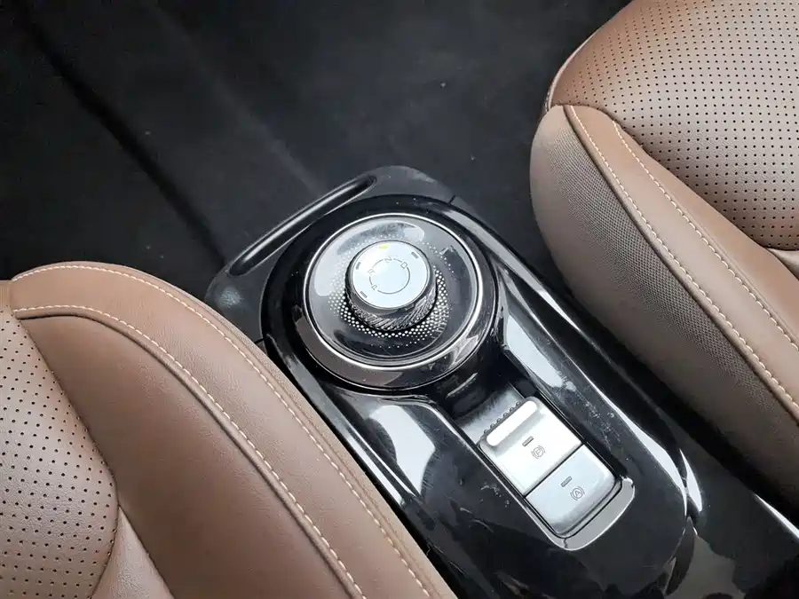 900x675_0_q87_c42_autohomecar__ChtpWGk6o5iAMJU4AAJPA8HxDvE589.jpg.webp Used Wuling Bingo 2023 model 333km Lingxi Internet+ model