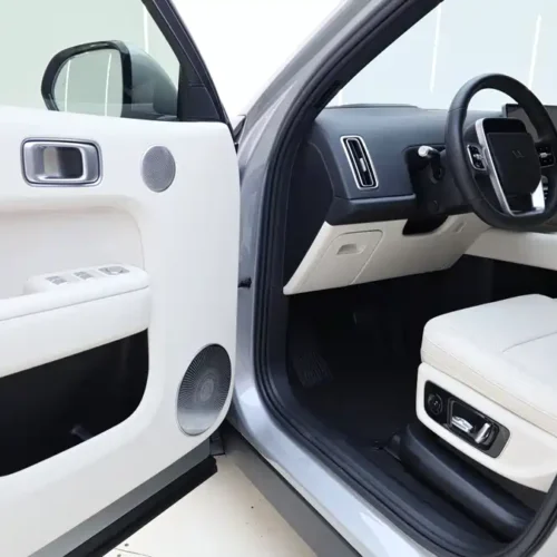 900x675_0_q87_c42_autohomecar__ChtpWGk7iCCAJXLmAAYc4eLIF20332.jpg.webp Used Li Auto L8 2023 Pro