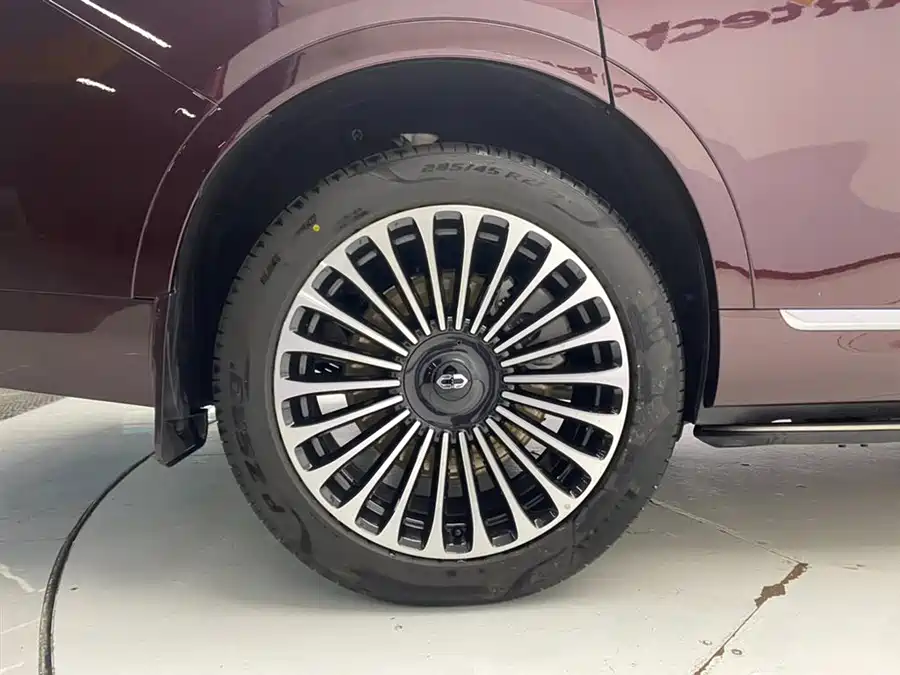 Used AITO M9 2025 extended range Ultra version 52kWh 6-seater version