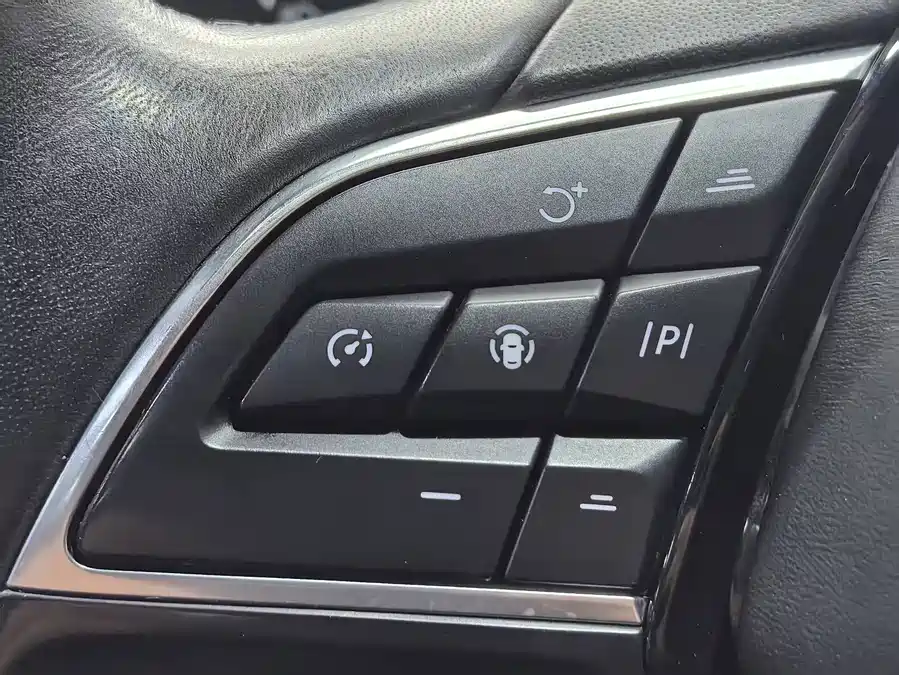 900x675_0_q87_c42_autohomecar__ChtpWGk7peyAELTZAATXiwxvTLU975.jpg.webp Used NIO ES8 2018 model 355KM baseline version seven-seater version