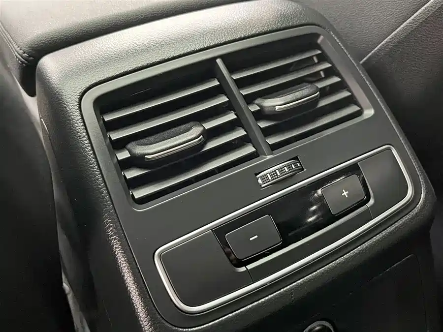 900x675_0_q87_c42_autohomecar__ChtpWGk80ReAFQRnAAJa0uk9F2g373.jpg.webp Used Audi A5 (Imported) 2021 Sportback 40 TFSI Fashionable and Elegant