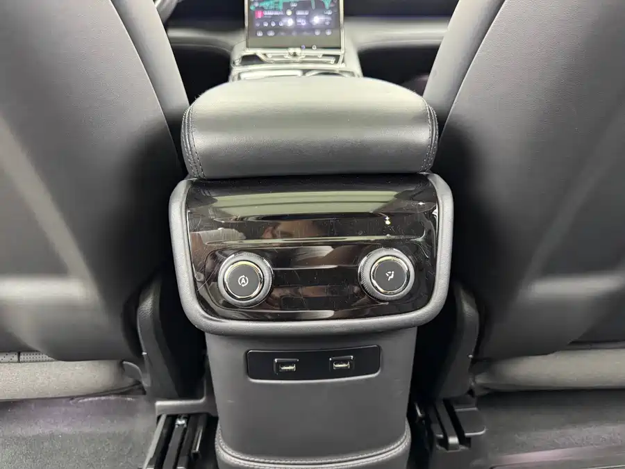 900x675_0_q87_c42_autohomecar__ChtpWGk8RHyAY-KMAAfefD-gh6E644.jpg.webp Used NIO ES8 2020 415KM Signature Edition Seven-Seater Edition