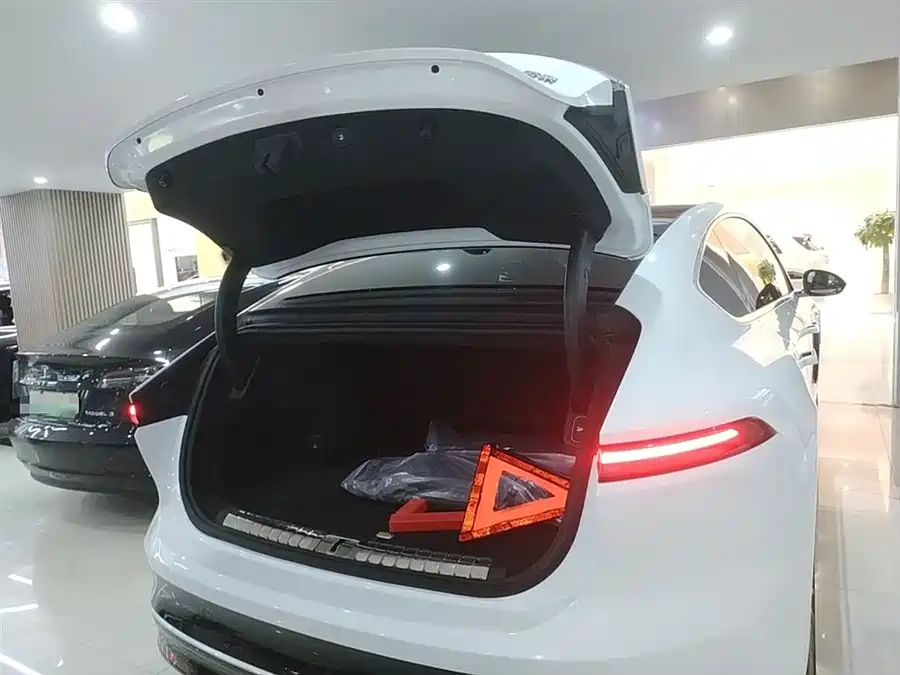 Used NIO ET9 2025 model 102kWh