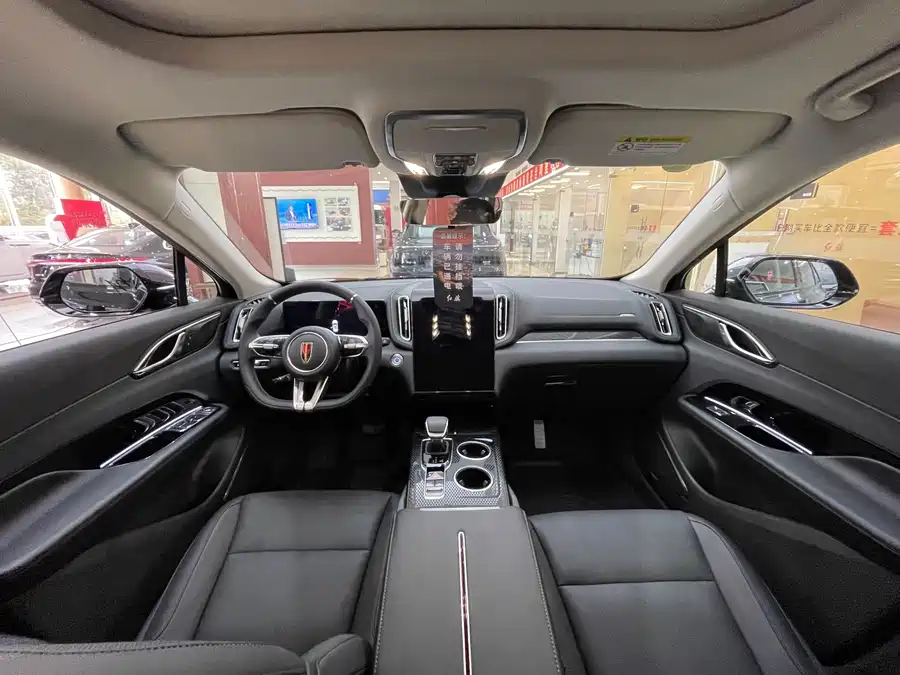 900x675_0_q87_c42_autohomecar__ChtpWGkFg_qAQtpJAArNwMTZ02A125.jpg.webp Used Hongqi HS3 PHEV 2025 117km Jinwei Edition