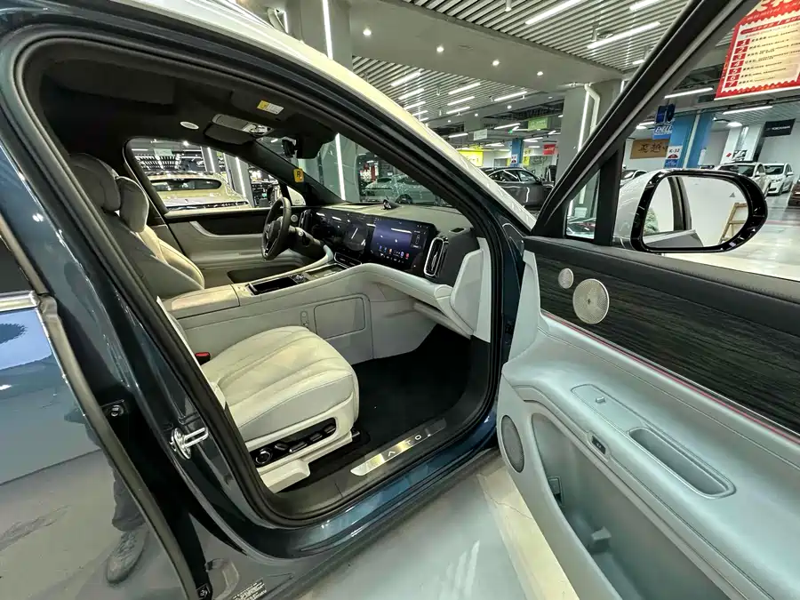 900x675_0_q87_c42_autohomecar__ChtpWGkG6f2APMKEAAobJKYEBQ0881.jpg.webp Used AITO M9 2024 extended range Ultra version 42kWh 6-seater version