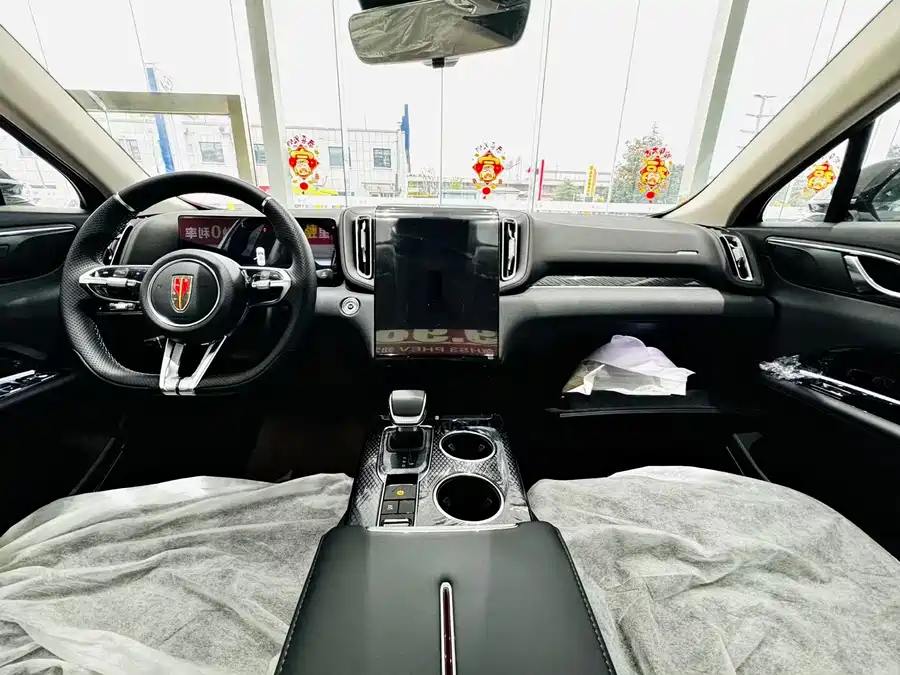 900x675_0_q87_c42_autohomecar__ChtpWGkMDXSAd1otAAhIz7t7ybI664.jpg.webp Used Hongqi HS3 PHEV 2025 117km Jinwei Edition