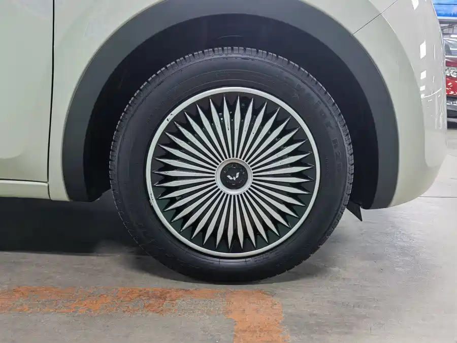 900x675_0_q87_c42_autohomecar__ChtpWGkMKECAUTZLAAUvaVC8hrY166.jpg.webp Used Wuling Bingo 2024 model 333km Yuexiang model