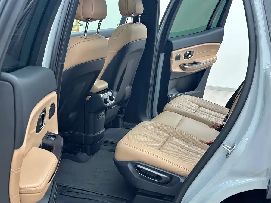 900x675_0_q87_c42_autohomecar__ChtpWGkQB3KAUz-4AAgxIrBnSPM770.jpg.webp Used NIO ES8 2020 450KM seven-seater version