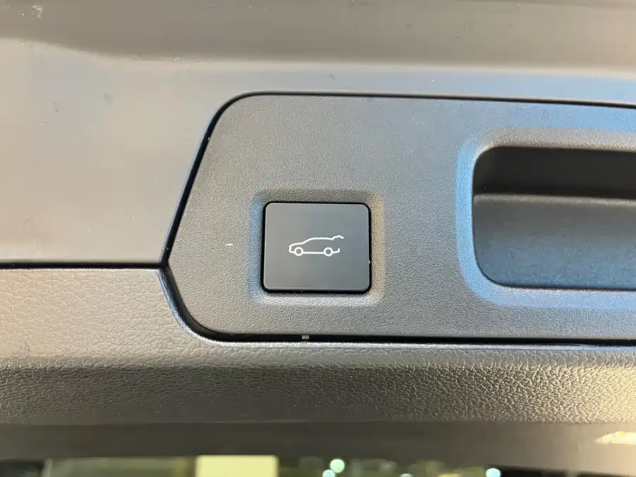 900x675_0_q87_c42_autohomecar__ChtpWGkRlCOABHWnAAr2Tr0931g868.jpg.webp Used NIO ES8 2020 415KM six-seater version