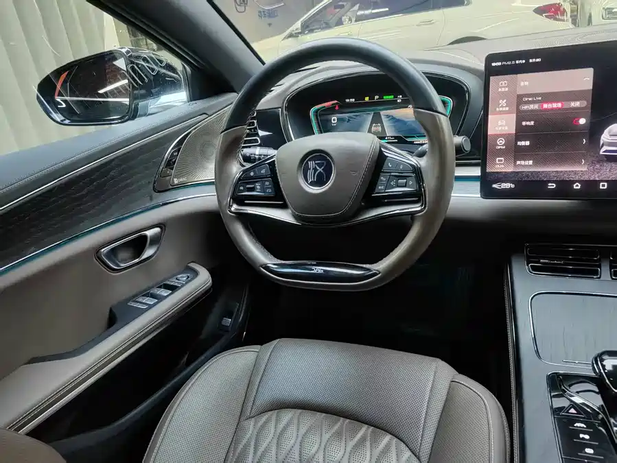 900x675_0_q87_c42_autohomecar__ChtpWGkRnVWARuEDAAQ4f0VlrFg236.jpg.webp Used BYD Han 2020 EV ultra-long endurance version premium model