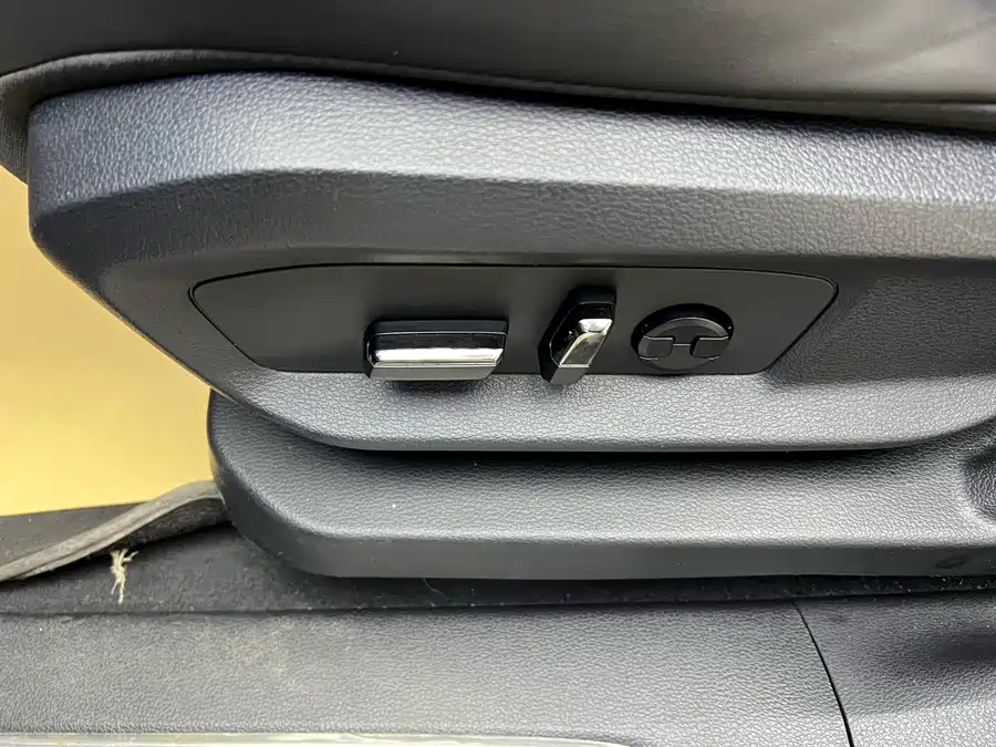 900x675_0_q87_c42_autohomecar__ChtpWGkS8-qAG8C-AArn4prz5t0509.jpg.webp Used NIO ES6 2020 600KM Sports Edition