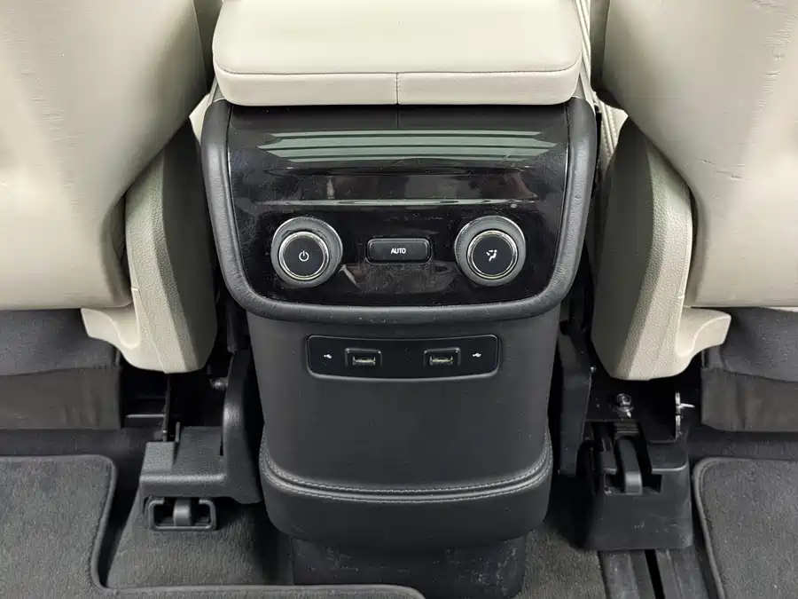 900x675_0_q87_c42_autohomecar__ChtpWGkT9O-AC_t8AAhO1QawN0g872.jpg.webp Used NIO ES8 2018 Founder Edition