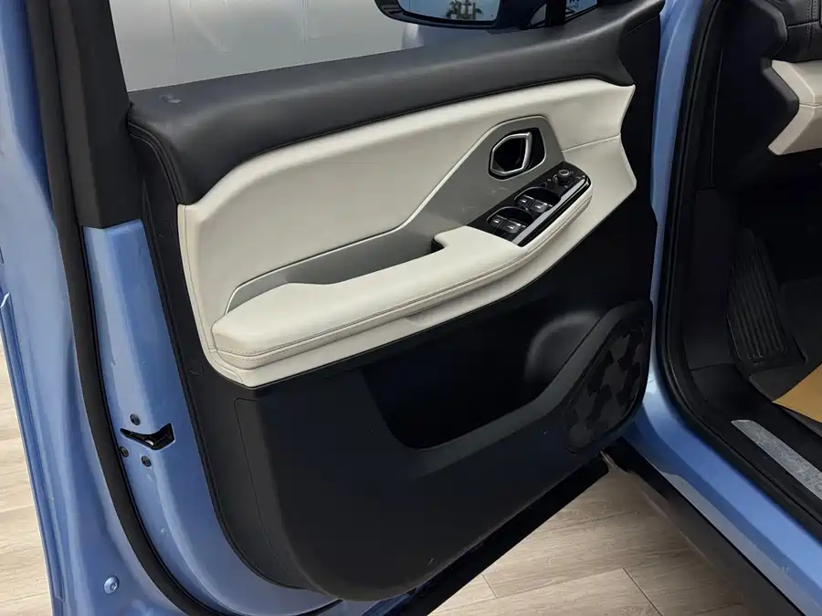 900x675_0_q87_c42_autohomecar__ChtpWGkT9PCAYsM-AAdASrRolHk746.jpg.webp Used NIO ES8 2018 Founder Edition