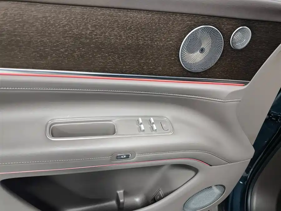 Used AITO M9 2024 extended range Ultra version 52kWh 5-seater version