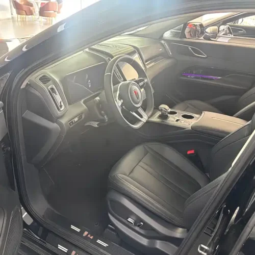 900x675_0_q87_c42_autohomecar__ChtpWGkUMg-AN9cMAAi_CqXDfZU768.jpg.webp Used Hongqi HS3 PHEV 2024 115km Jinwei Edition