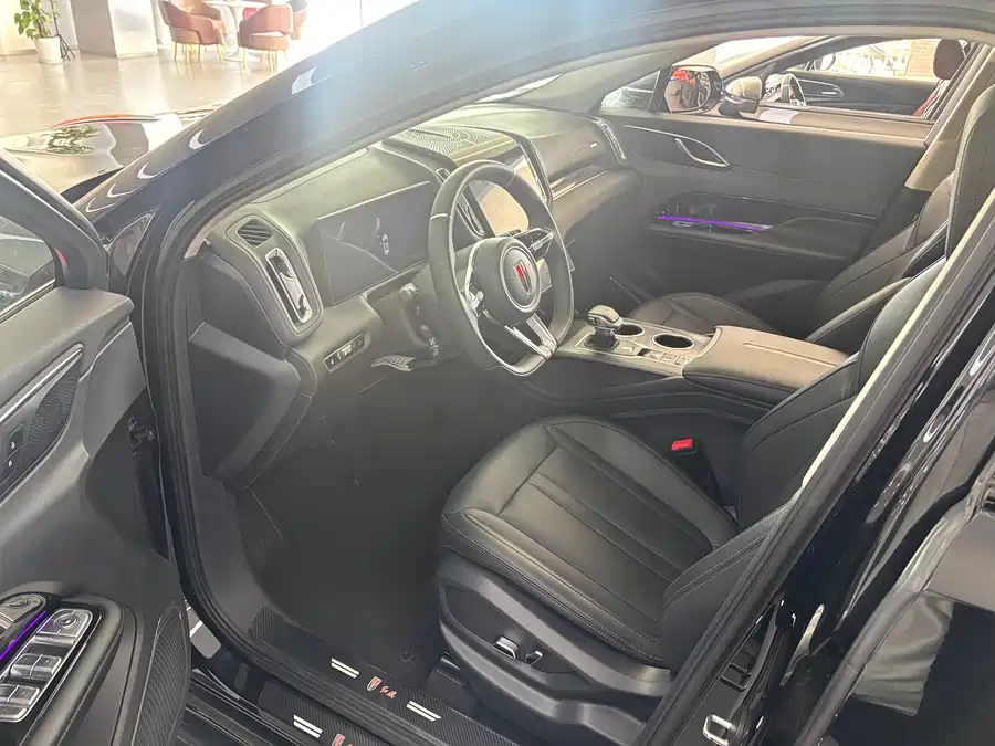 900x675_0_q87_c42_autohomecar__ChtpWGkUMg-AN9cMAAi_CqXDfZU768.jpg.webp Used Hongqi HS3 PHEV 2024 115km Jinwei Edition