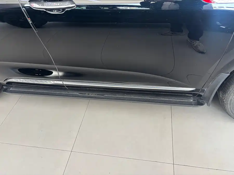 900x675_0_q87_c42_autohomecar__ChtpWGkUMgyABT64AAZtF36UfcI267.jpg.webp Used Hongqi HS3 PHEV 2024 115km Jinwei Edition