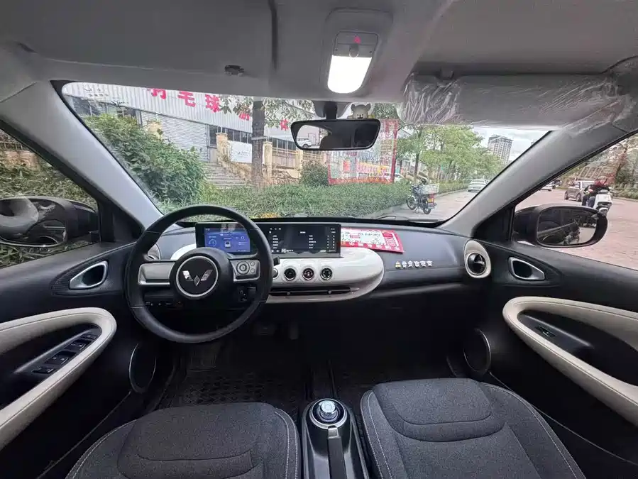 Used Wuling Bingo 2023 model 333km Yuexiang model