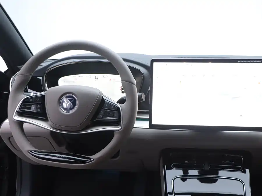 900x675_0_q87_c42_autohomecar__ChtpWGkYZ-iAfJ0HAASLKYP-DWs136.jpg.webp Used BYD Han 2025 DM-i 125KM Honor Type