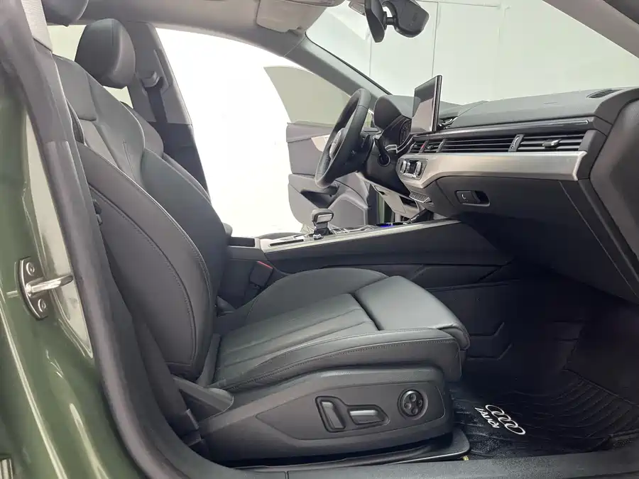 900x675_0_q87_c42_autohomecar__ChtpWGkadZCAAn49AAe_QooOSjE477.jpg.webp Used Audi A5 (Imported) 2024 Sportback 40 TFSI Fashionable and Dynamic