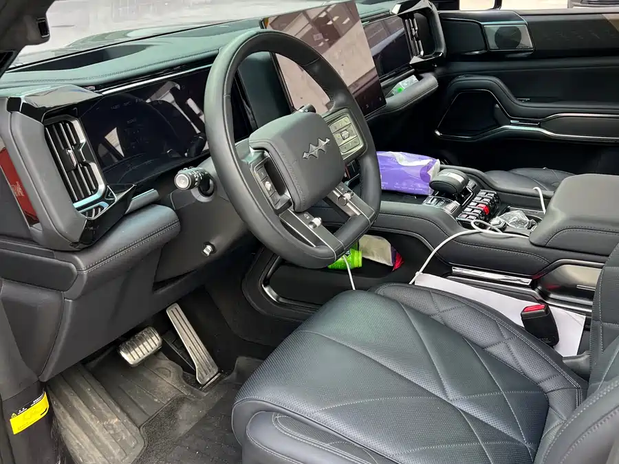 900x675_0_q87_c42_autohomecar__ChtpWGkazIGAMntMAAsVvsBe0Pw313.jpg.webp Used BYD Leopard 8 2025 Zhiyong flagship version 7 seats