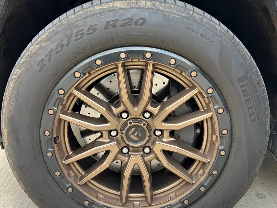 900x675_0_q87_c42_autohomecar__ChtpWGkazIiAAmeRAArz8ezr3ss845.jpg.webp Used BYD Leopard 8 2025 Zhiyong flagship version 7 seats