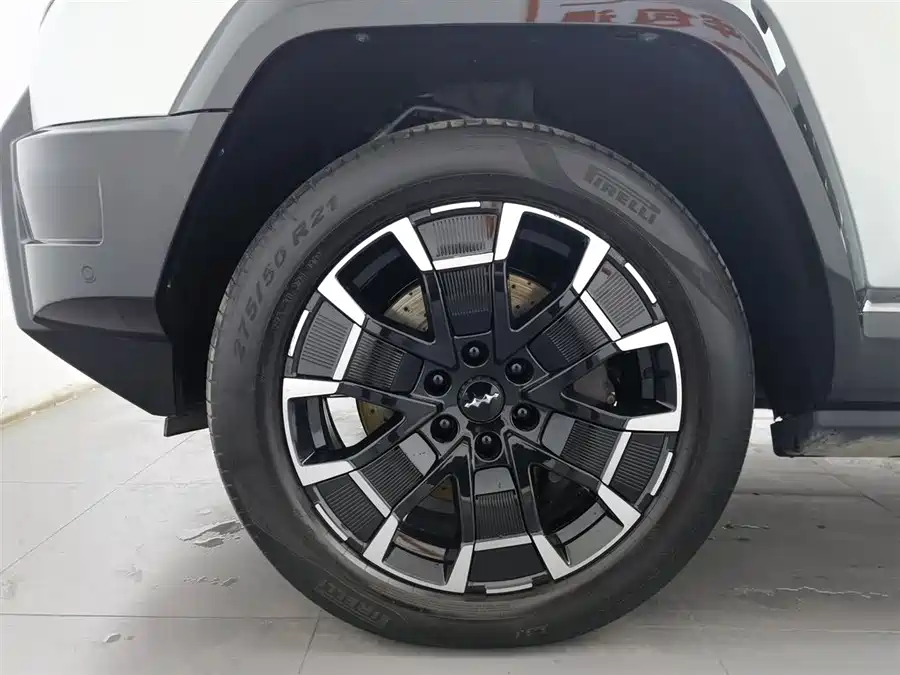 900x675_0_q87_c42_autohomecar__ChtpWGkdXOiAAKTUAAGWfPiLMpA713.jpg.webp Used BYD Leopard 8 2025 Zhiyong flagship version 7 seats