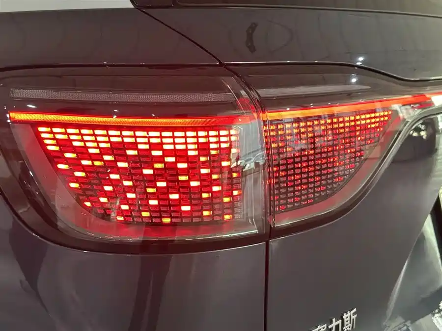 Used AITO M9 2024 extended range Ultra version 42kWh 6-seater version