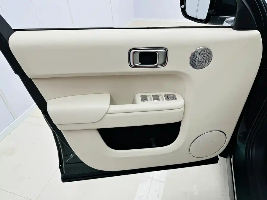 900x675_0_q87_c42_autohomecar__ChtpWGke7Y2AaHsGAALR-5L-u9w845.jpg.webp Used Li Auto L9 2022 Max