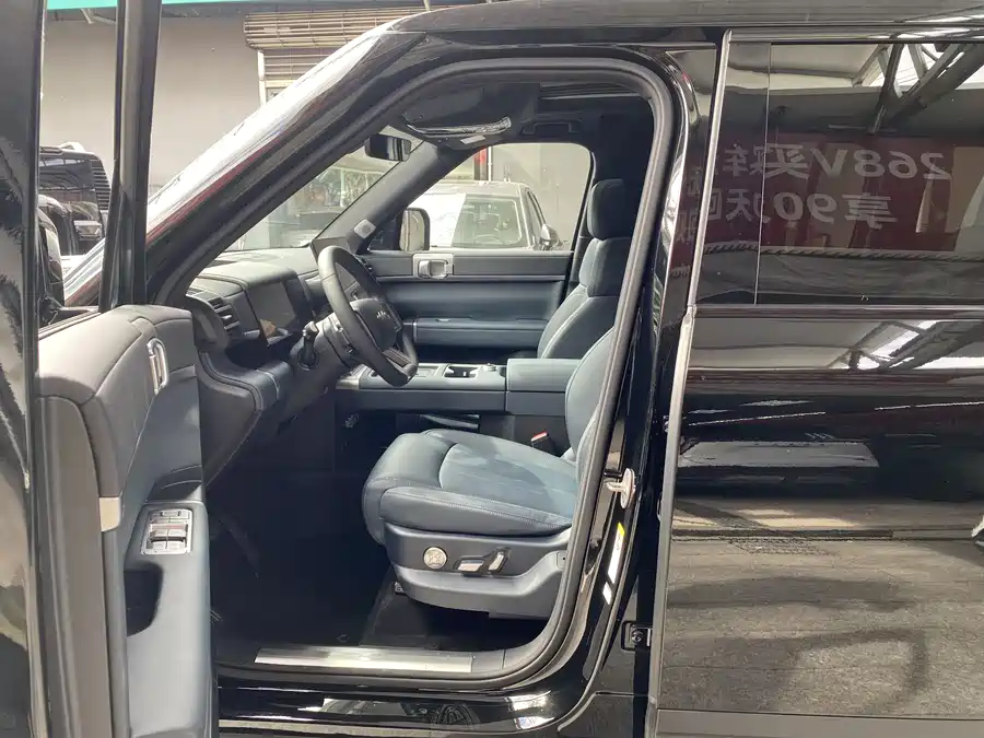 900x675_0_q87_c42_autohomecar__ChtpWGkfBA-Acx5wAAZZPcHkFLE140.jpg.webp Used BYD Leopard Titanium 7 2025 190KM four-wheel drive Ultra version