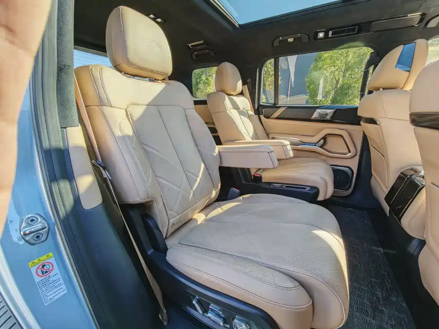 900x675_0_q87_c42_autohomecar__ChtpWGkf_wuAK0y_AAYPGpOTQwc013.jpg.webp Used BYD Leopard 8 2025 Zhiyong flagship version 6 seats