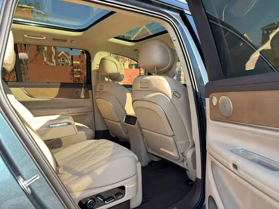 Used AITO M9 2024 extended range Ultra version 52kWh 6-seater version