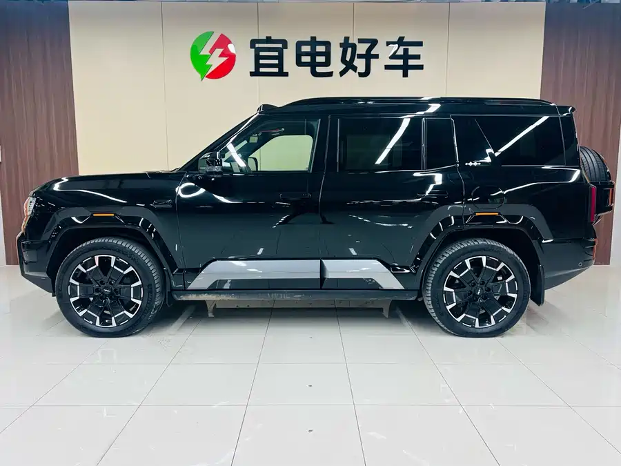 900x675_0_q87_c42_autohomecar__ChtpWGkiq0aAYFN-AAdVgkhRfIM660.jpg.webp Used BYD Leopard 8 2025 Zhiyong flagship version 6 seats