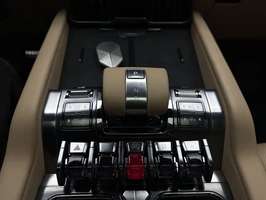 Used BYD Leopard 8 2025 Zhiyong flagship version 7 seats