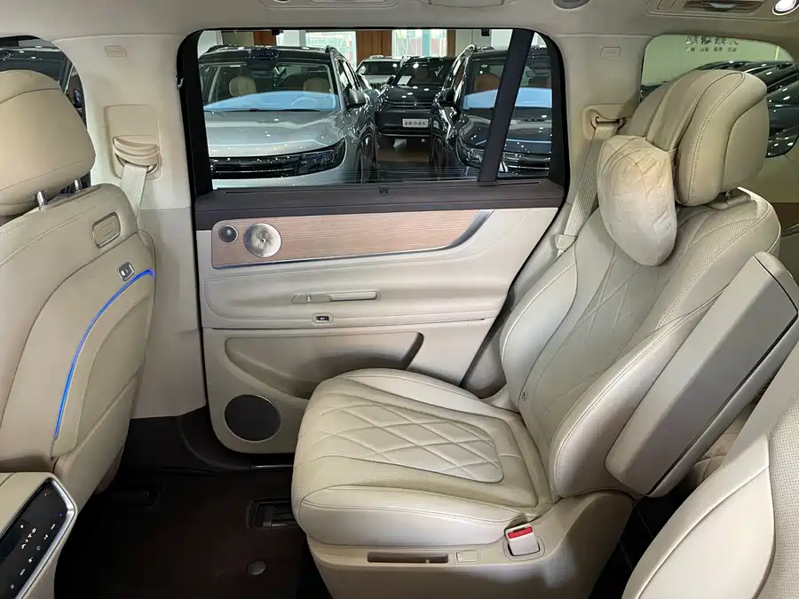 900x675_0_q87_c42_autohomecar__ChtpWGkmmtGAU-b7AAmgYCaQYlE616.jpg.webp Used AITO M9 2024 extended range Max version 42kWh 6-seater version