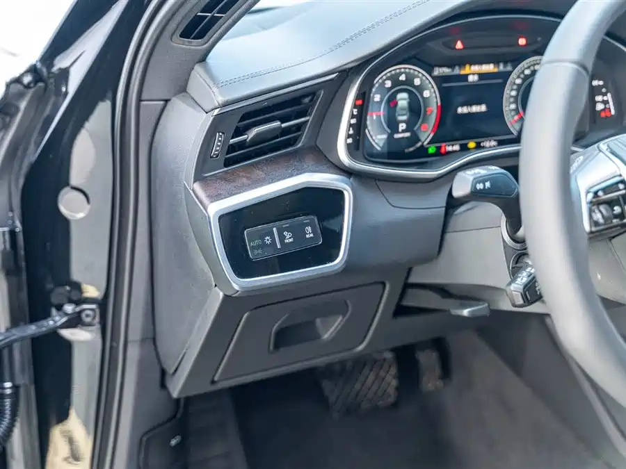 900x675_0_q87_c42_autohomecar__ChtpWGkn_TOAEKNqAAGs-JVvsLM625.jpg.webp Used Audi A6L 2024 45 TFSI Premium Dynamic Model