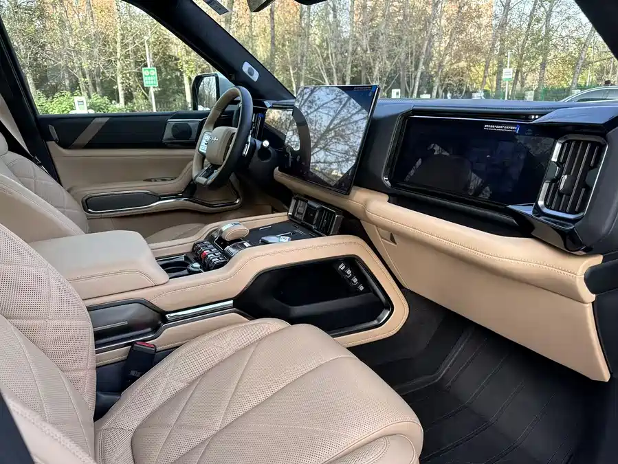 900x675_0_q87_c42_autohomecar__ChtpWGknq0CACKJ9AAYPFnTsp9g908.jpg.webp Used BYD Leopard 8 2025 Zhiyong Deluxe Edition 7 seats